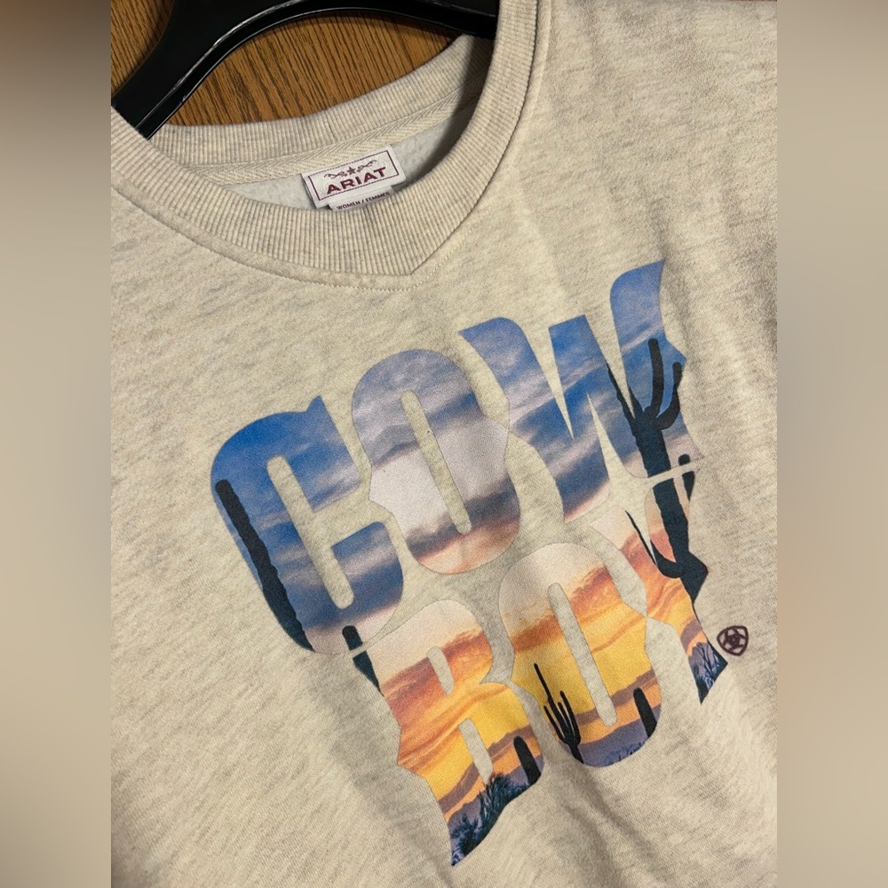 Ariat Cropped Crewneck Heathered Cream Cowboy Sweatshirt - Picture 4 of 5
